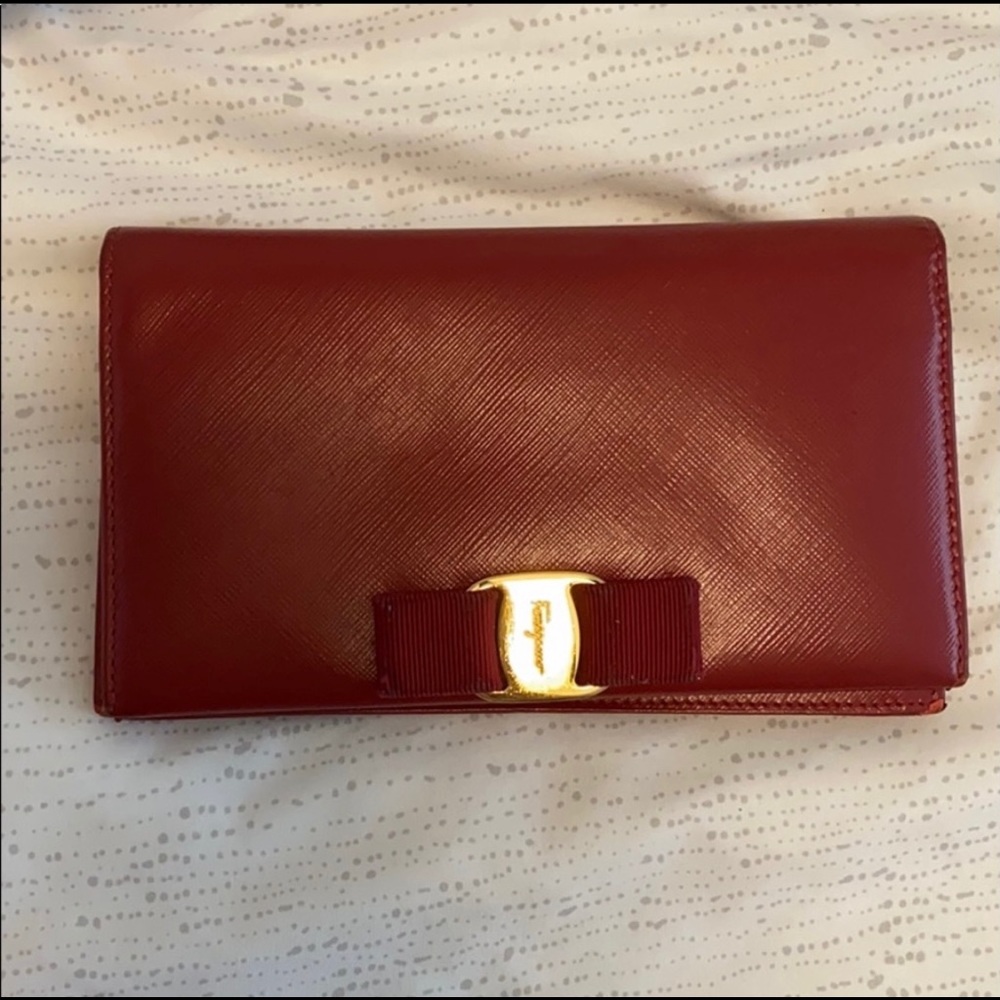 Salvatore Ferragamo wallet on a chain WOC.